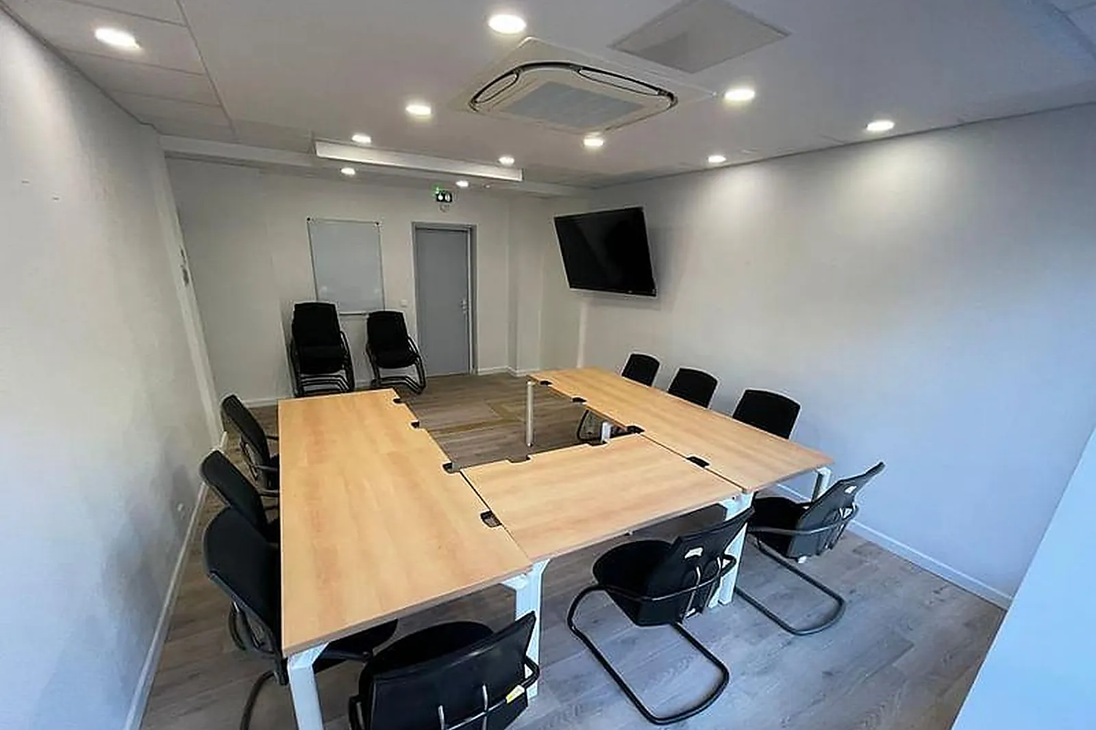 Lieux événementiels, BUREAUX DISPONIBLES