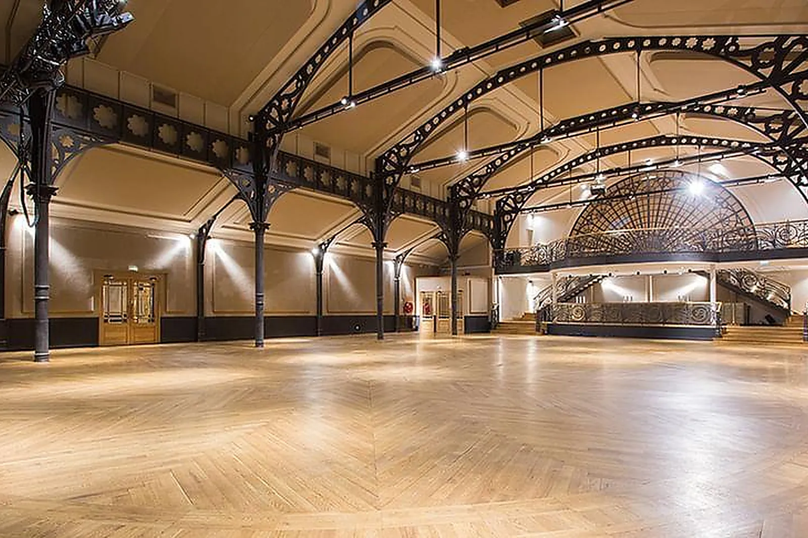 Lieux événementiels, L'ELYSÉE MONTMARTRE