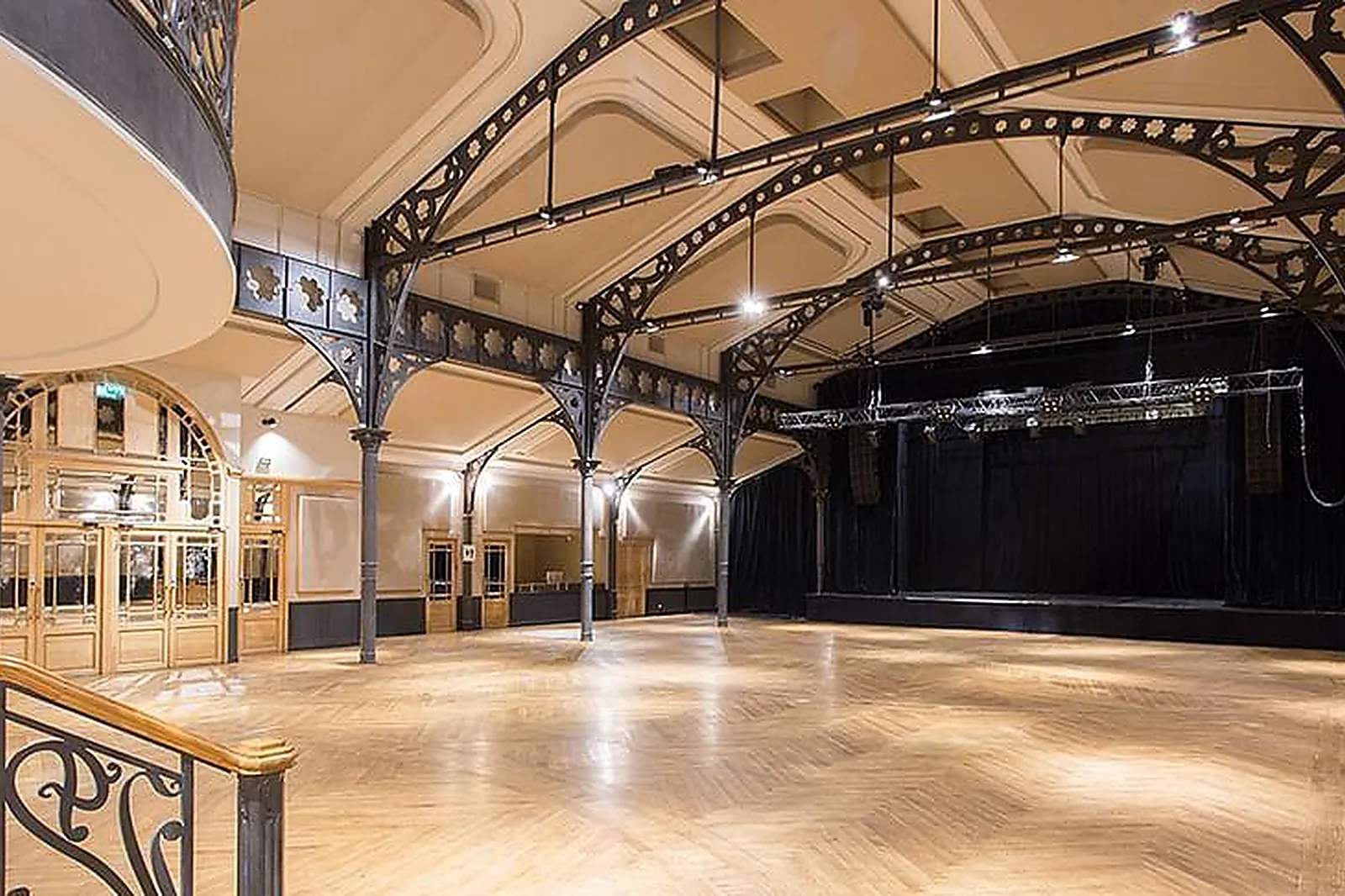 Lieux événementiels, L'ELYSÉE MONTMARTRE