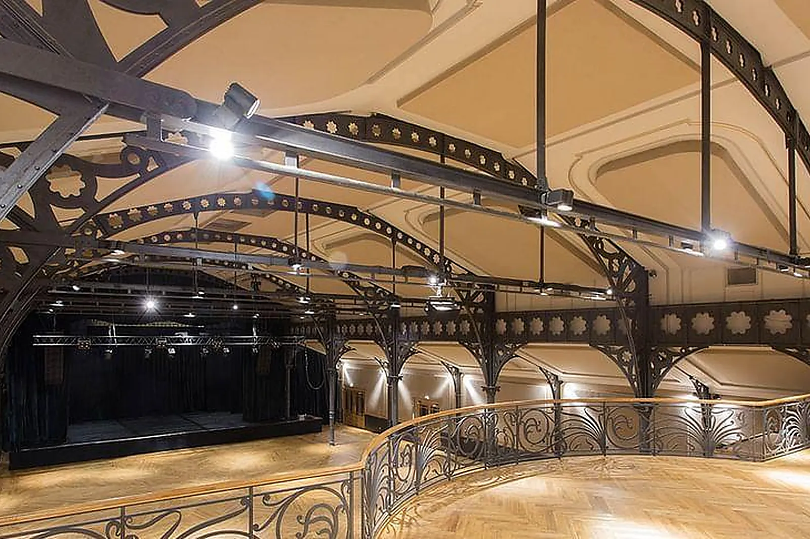 Lieux événementiels, L'ELYSÉE MONTMARTRE