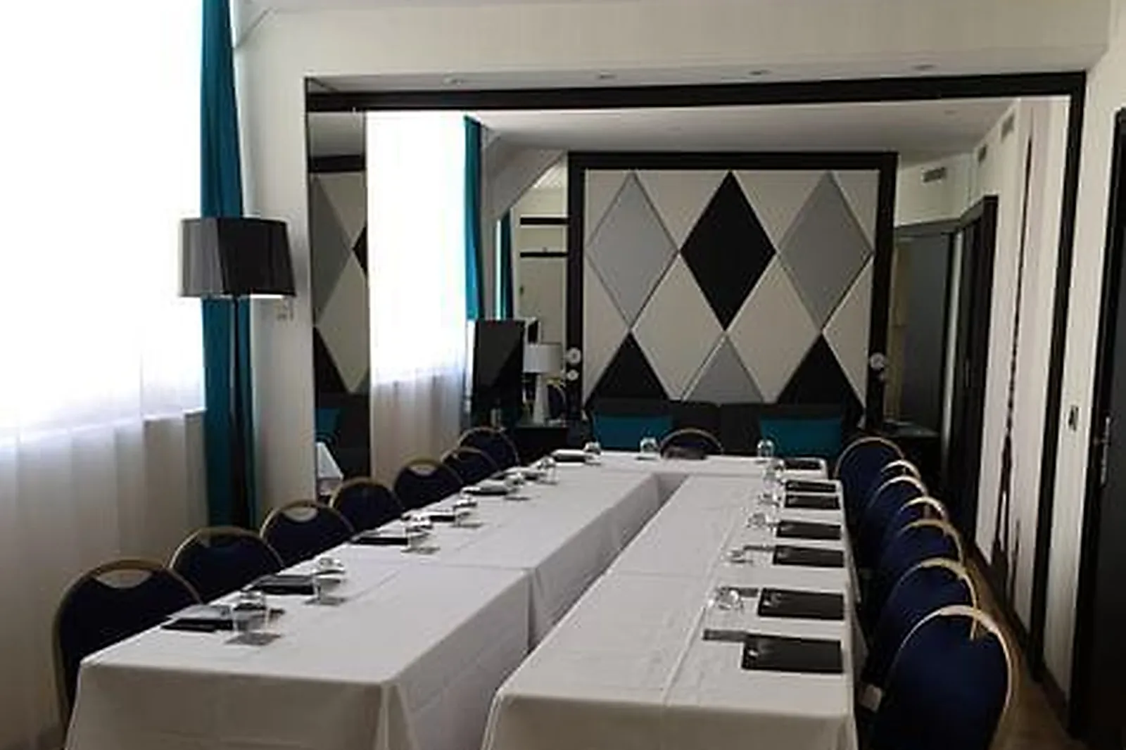 Lieux événementiels, L'EMPIRE PARIS ****