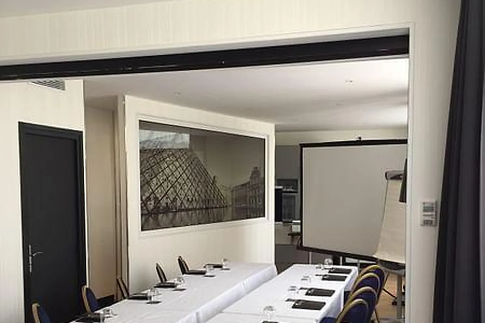 Lieux événementiels, L'EMPIRE PARIS ****