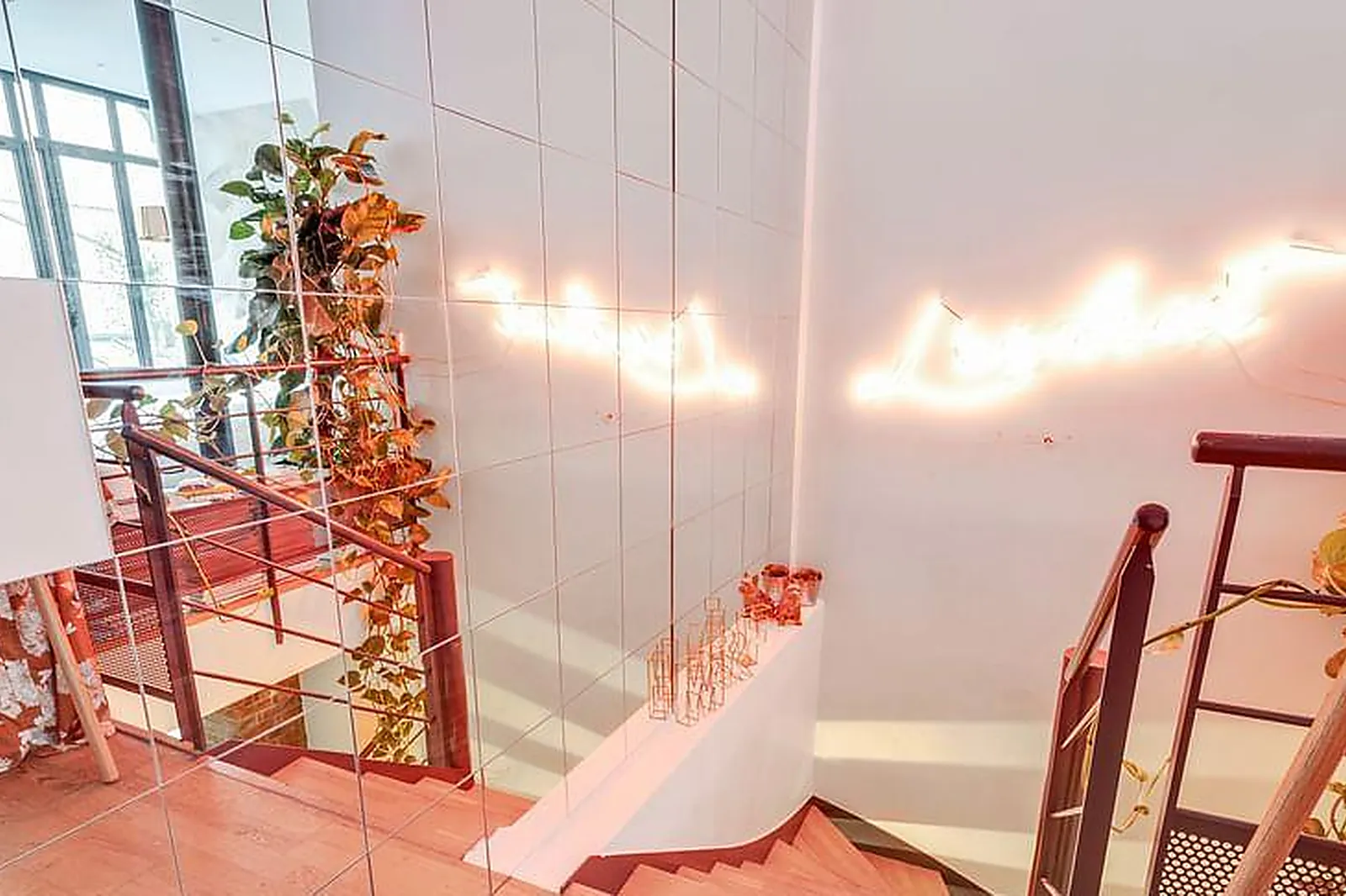 Lieux événementiels, L'ENDROIT