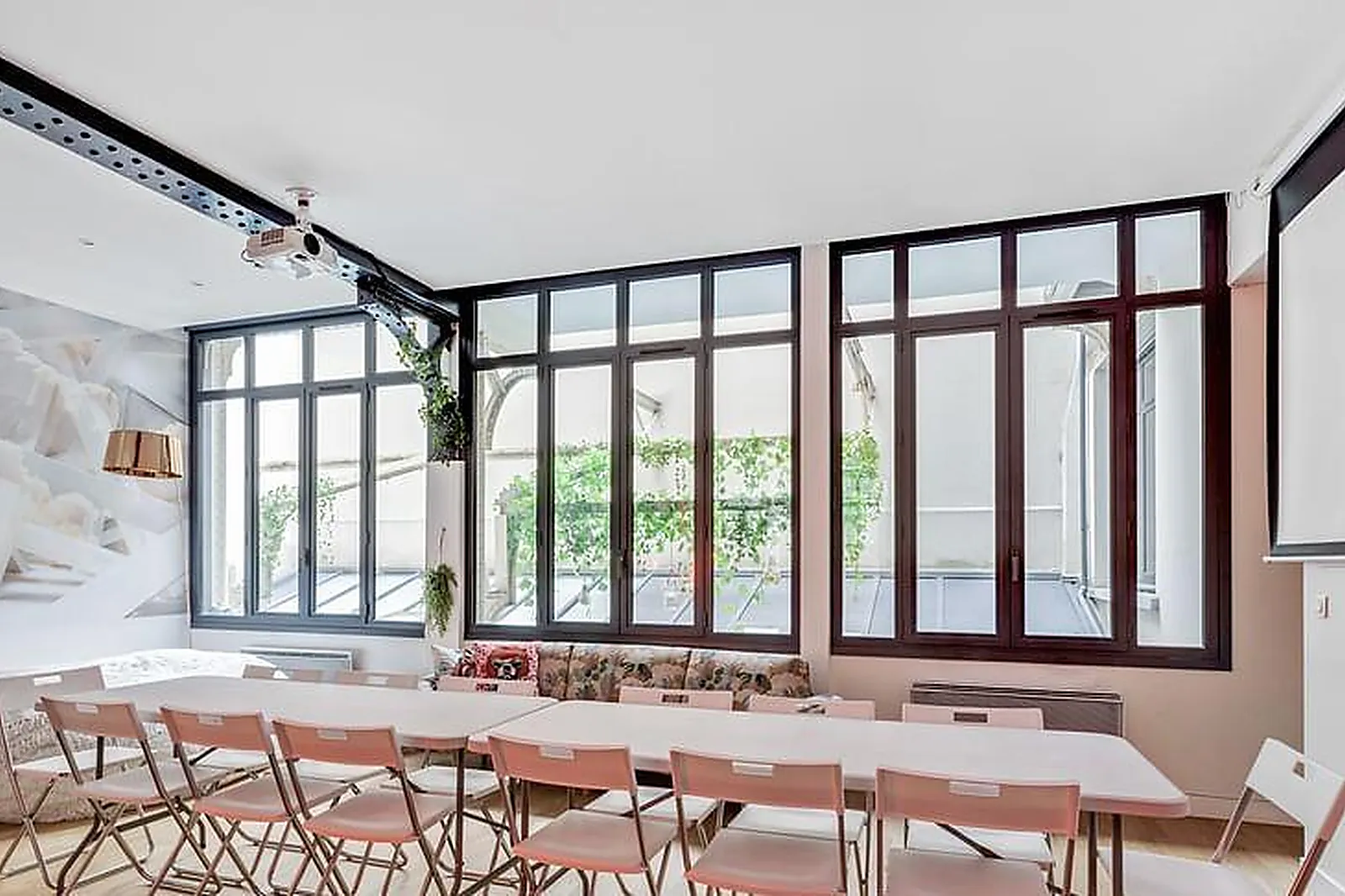 Lieux événementiels, L'ENDROIT