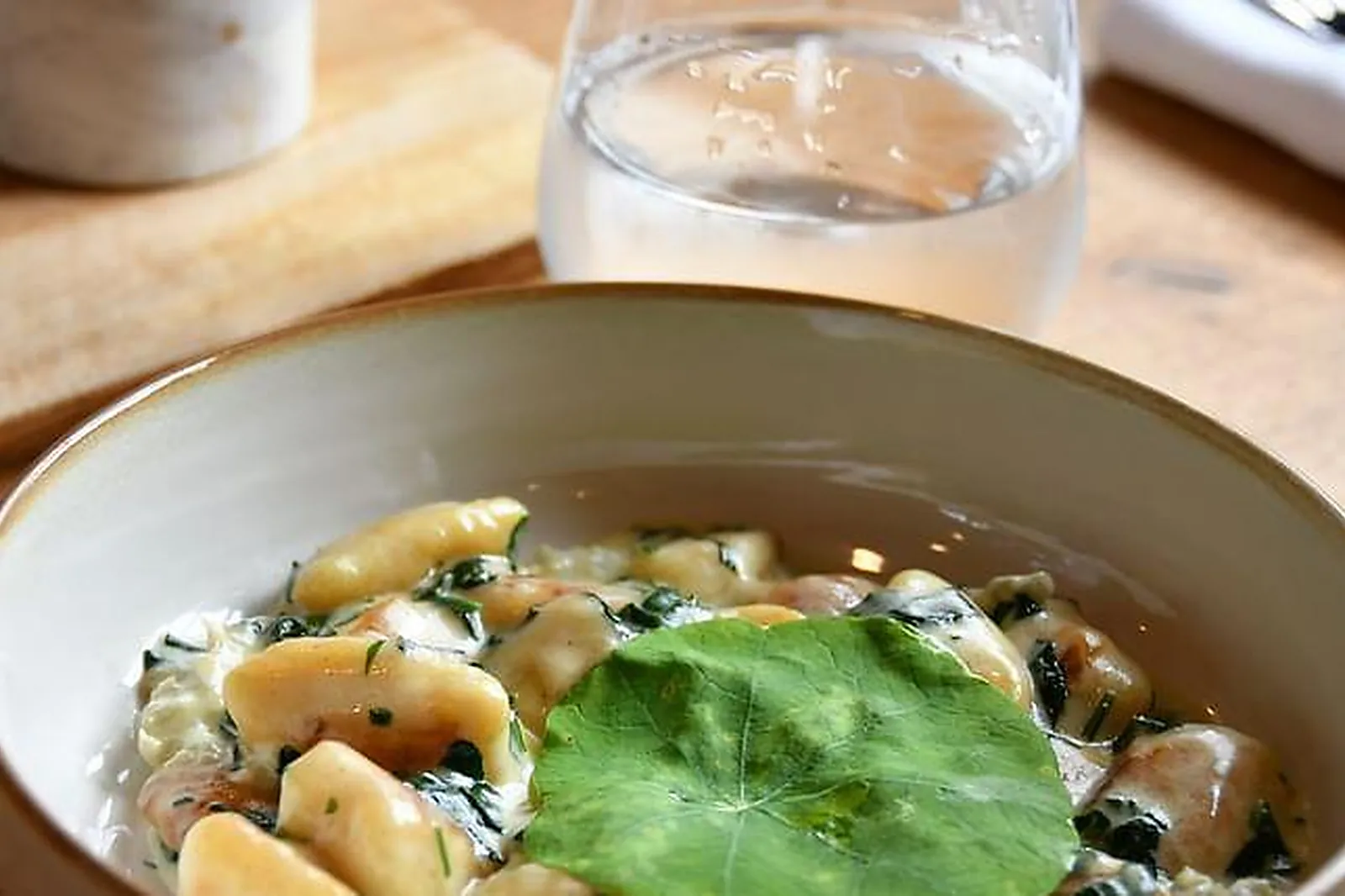 Lieux événementiels, L'ESCADRILLE