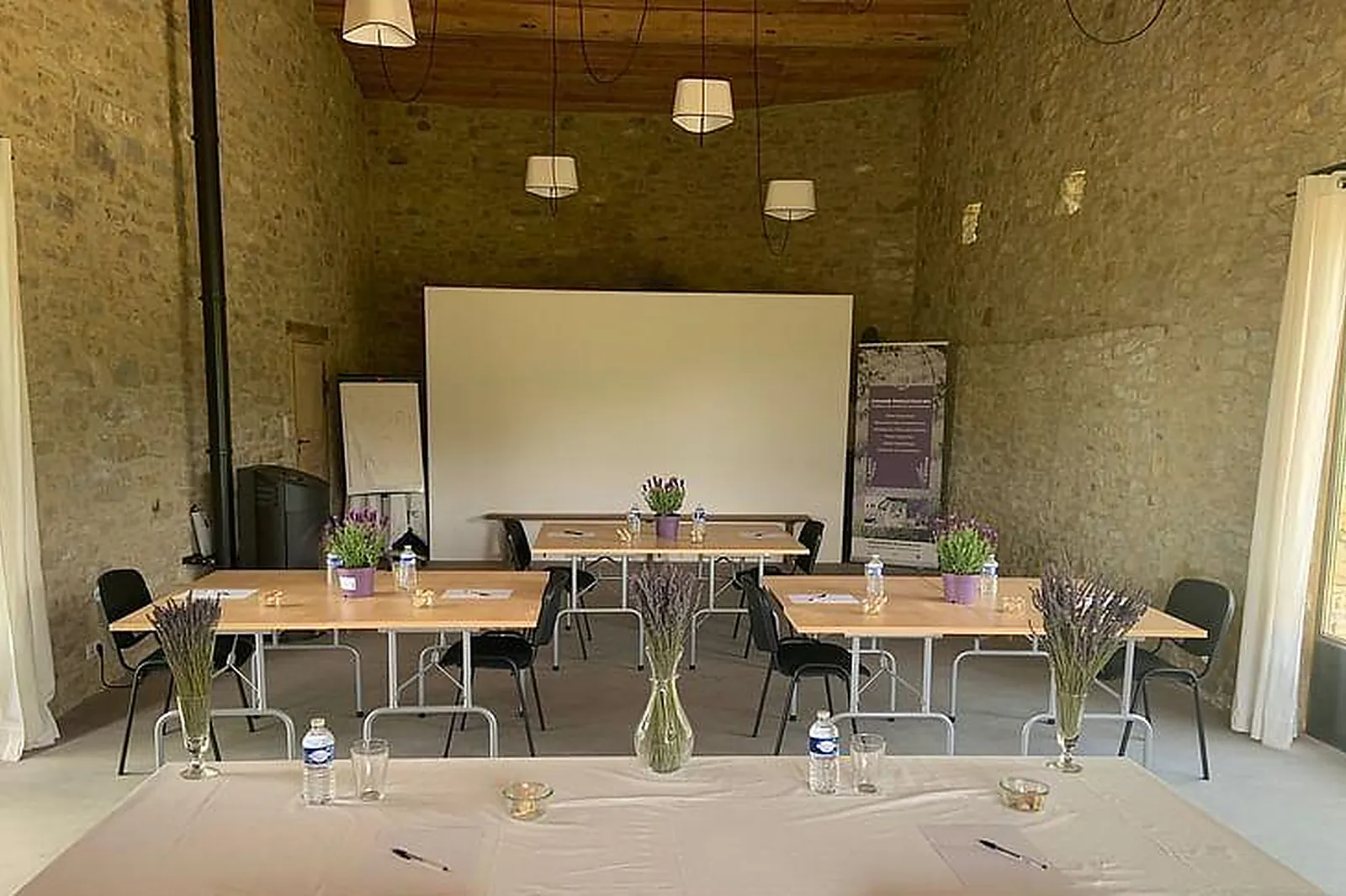 Lieux événementiels, L'ESSENTIEL DE LAVANDE