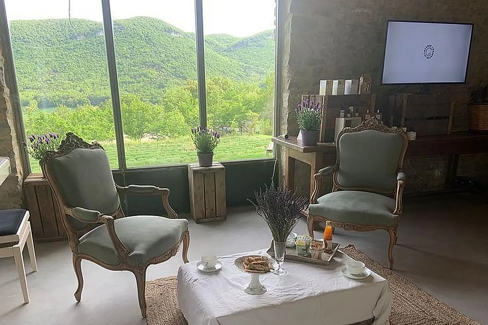 Lieux événementiels, L'ESSENTIEL DE LAVANDE