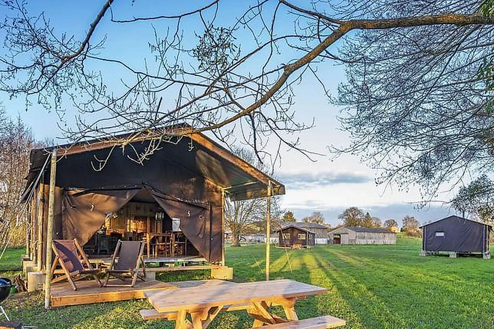 Lieux événementiels, L'ETABLE DES MAUGES