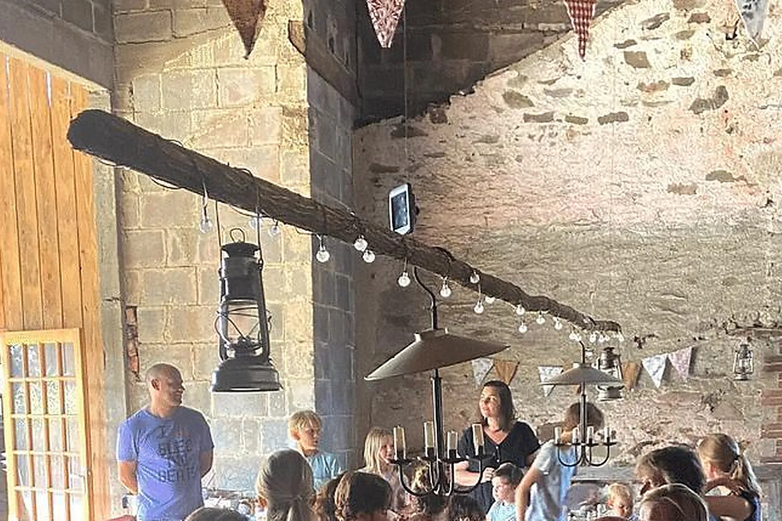 Lieux événementiels, L'ETABLE DES MAUGES