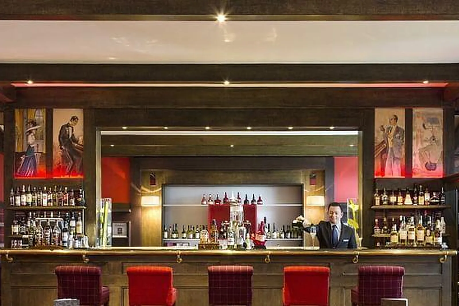 Lieux événementiels, L'HÔTEL DU GOLF ****