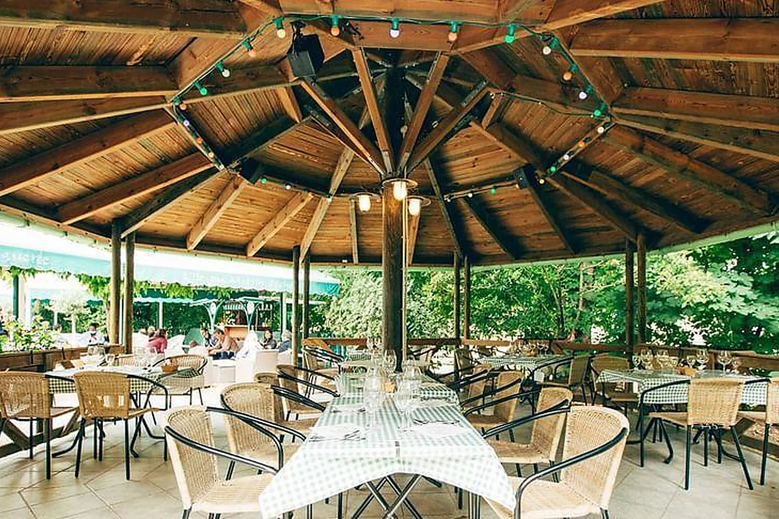 Lieux événementiels, L'ILE DU MARTIN PÊCHEUR