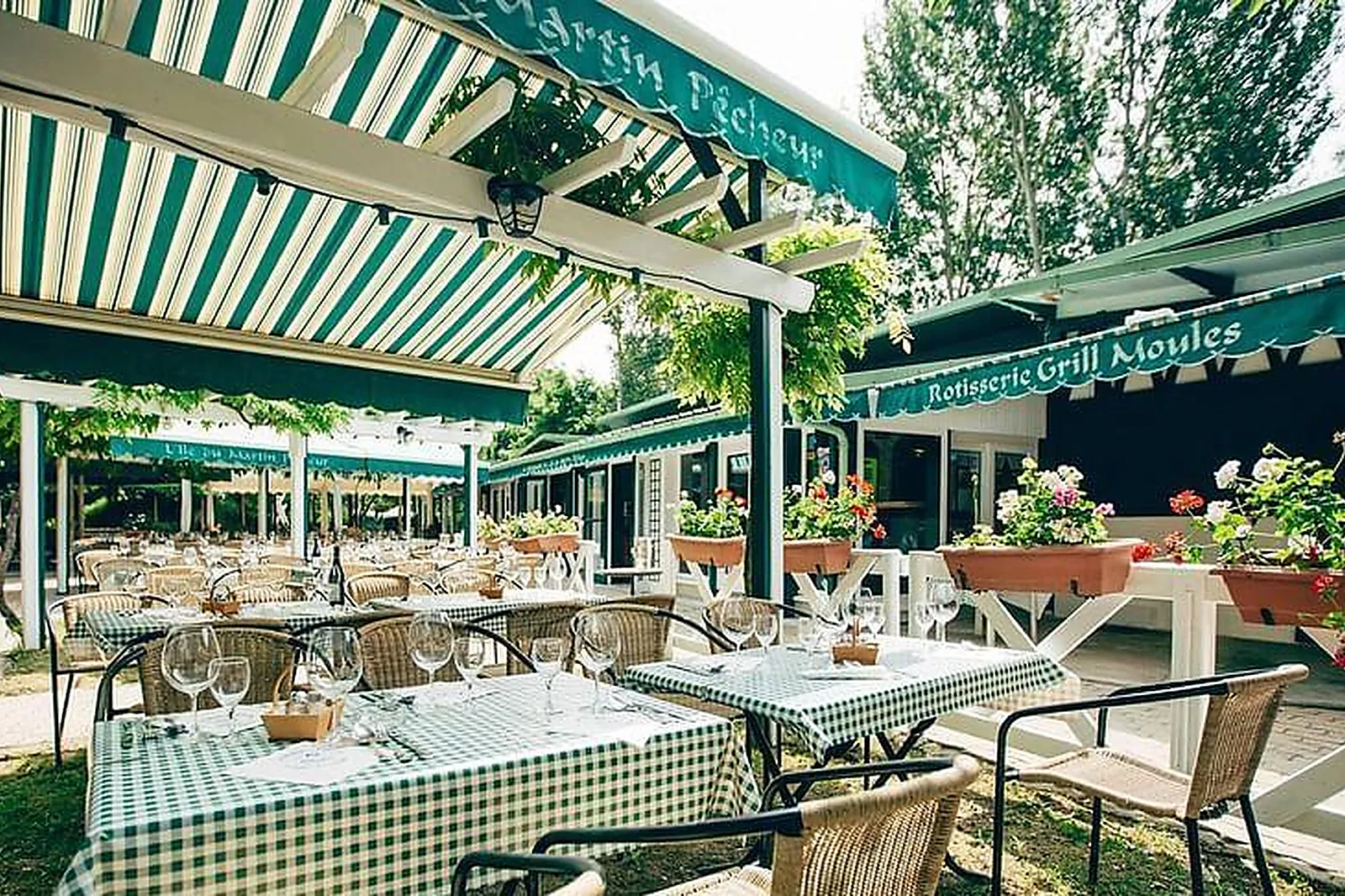 Lieux événementiels, L'ILE DU MARTIN PÊCHEUR