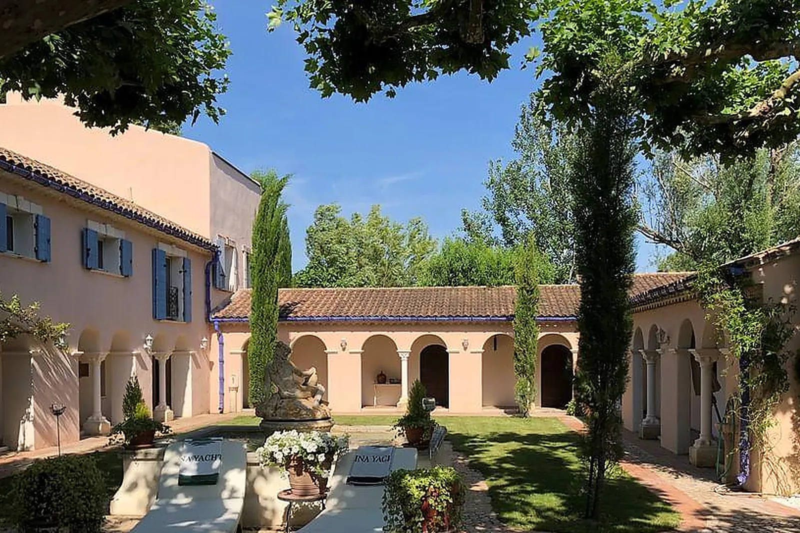 Lieux événementiels, L'INSOUPÇONNÉE