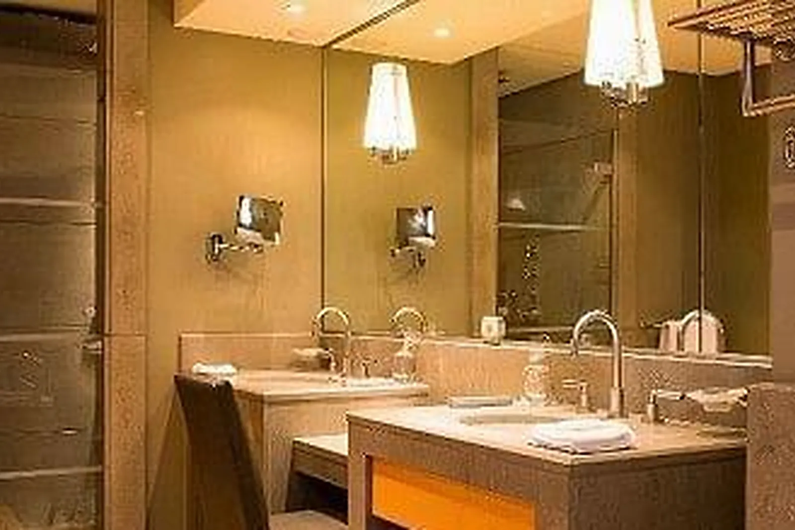 Lieux événementiels, YACHT D'EXCEPTION : LE FJORD 48 EN CORSE