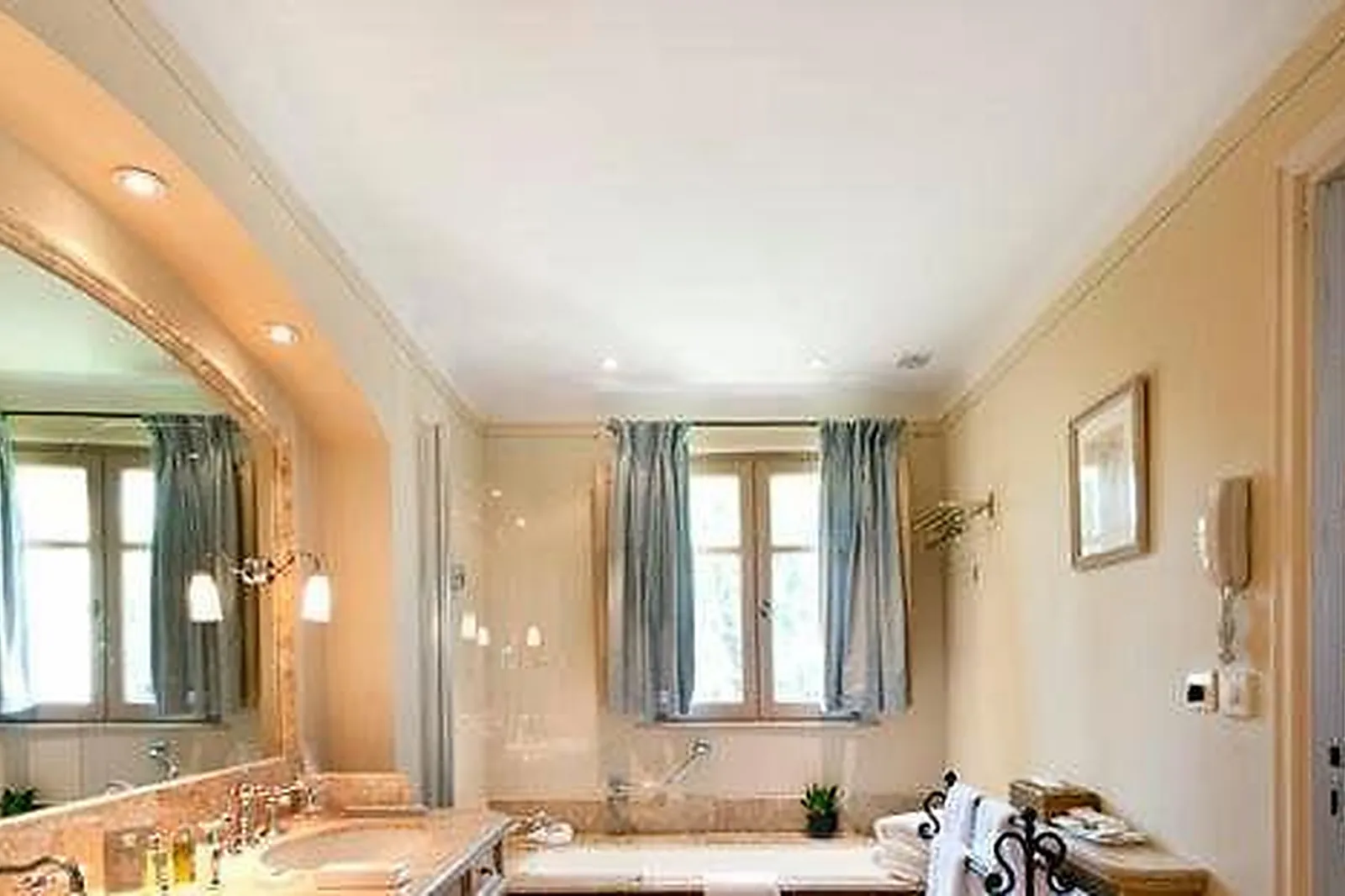 Lieux événementiels, YACHT D'EXCEPTION : LE FJORD 48 EN CORSE