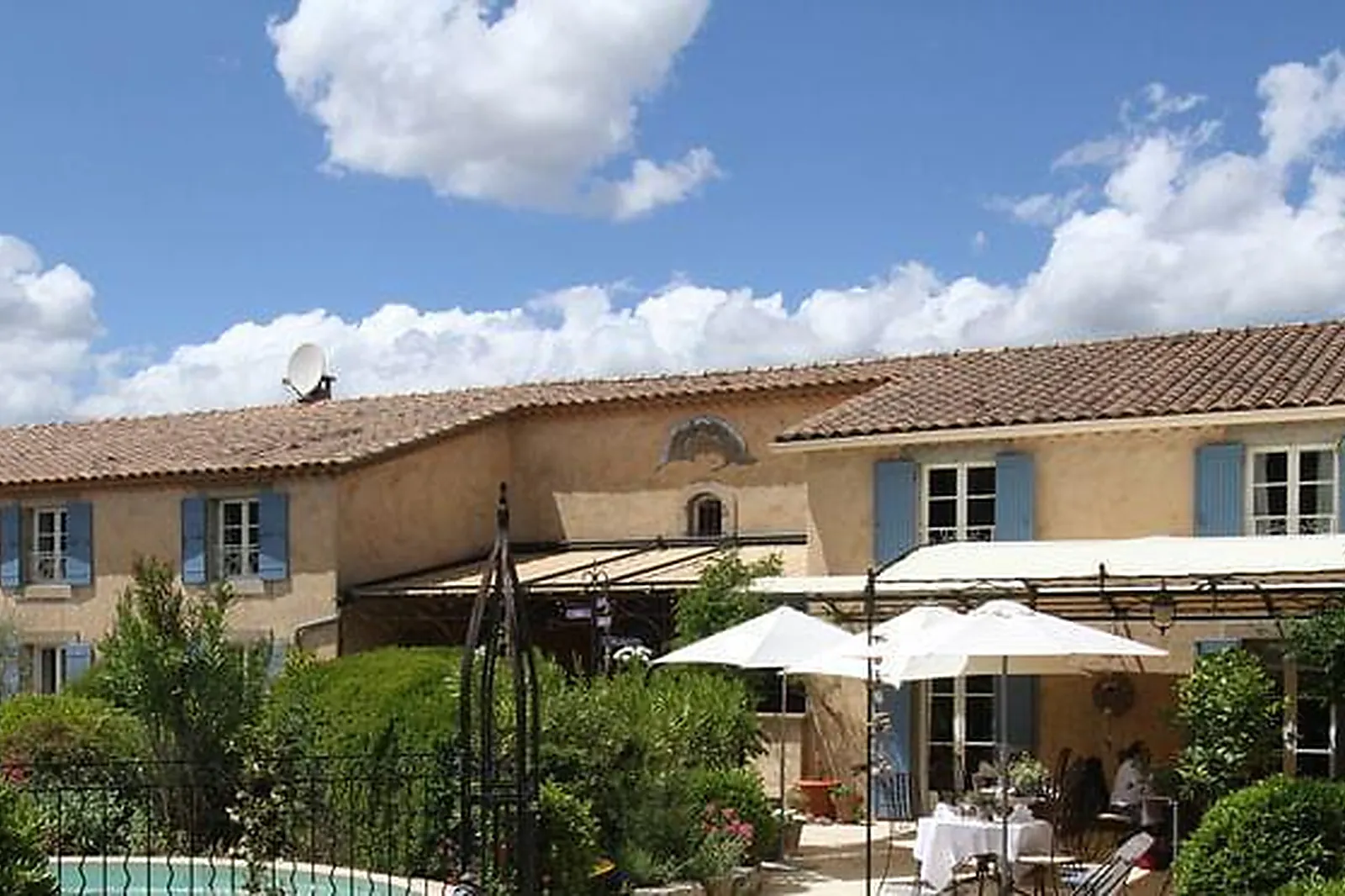 Lieux événementiels, LA BASTIDE D'EYGALIÈRES