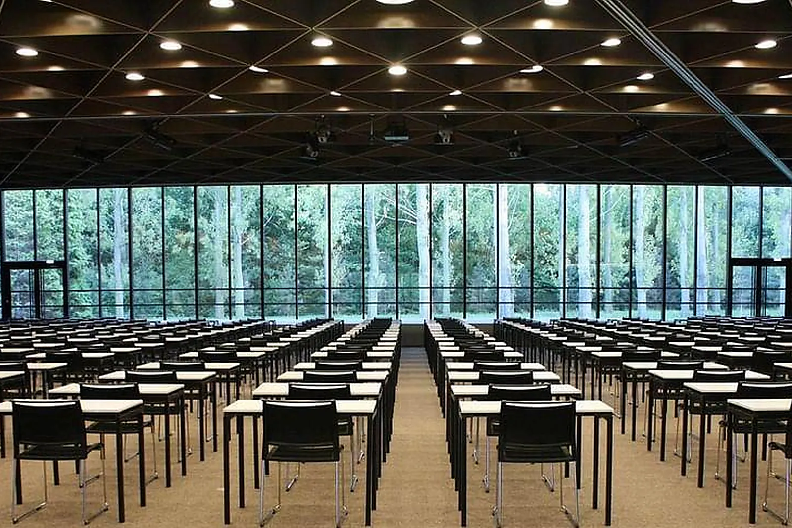 Lieux événementiels, LA CITÉ DES ECHANGES