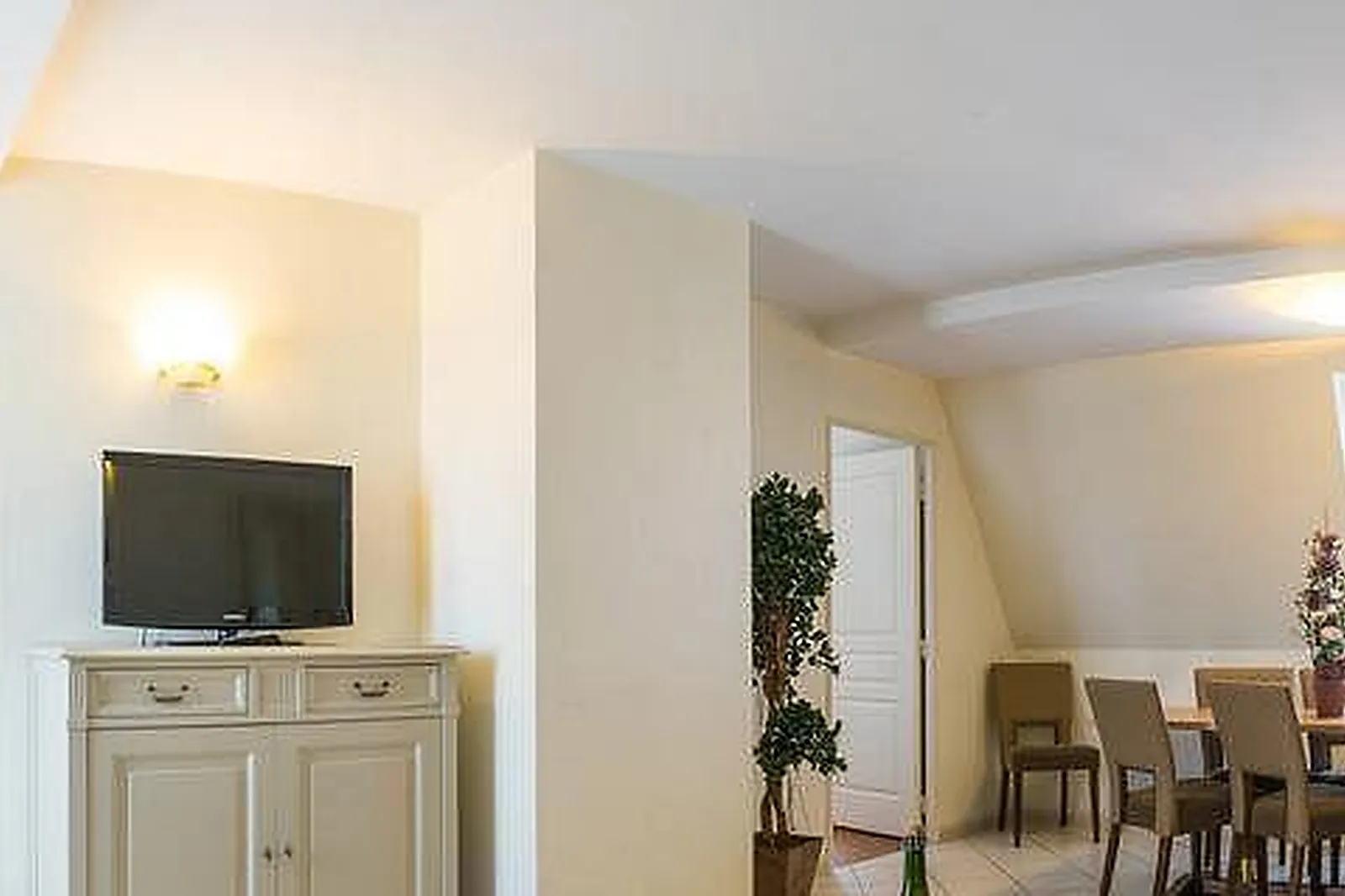 Lieux événementiels, LA CLOSERIE DEAUVILLE ****