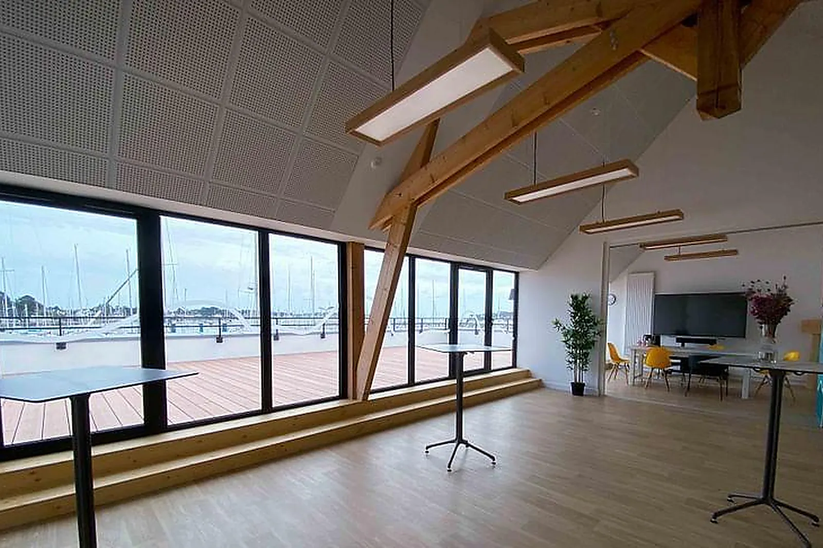 Lieux événementiels, LA COLLOC - LA TRINITÉ SUR MER