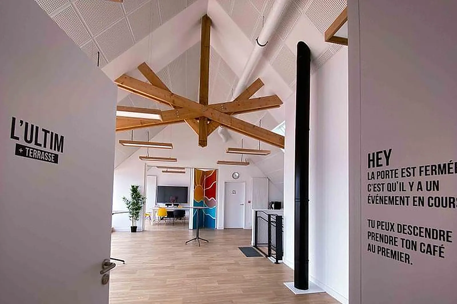 Lieux événementiels, LA COLLOC - LA TRINITÉ SUR MER