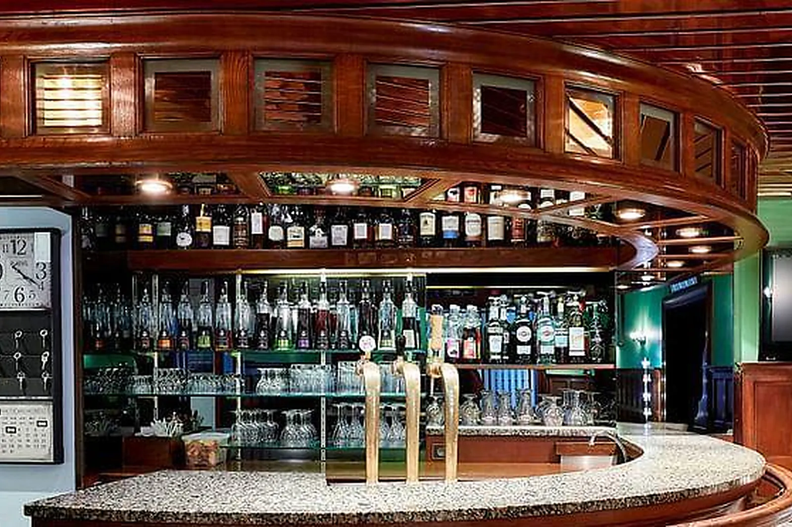 Lieux événementiels, LA COMMANDERIE DE CHAMPAREY ***