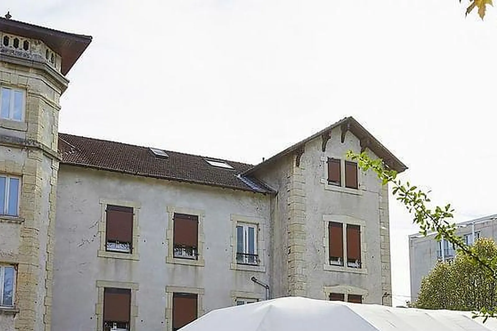 Lieux événementiels, LA COMMANDERIE DE CHAMPAREY ***