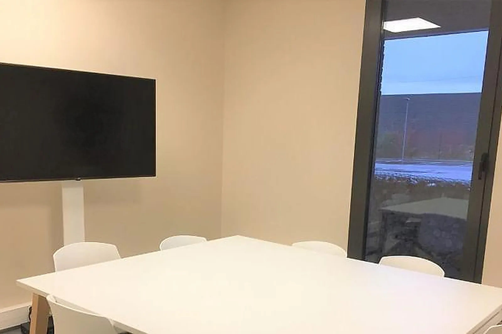 Lieux événementiels, POSTES DE TRAVAIL EN OPEN SPACE