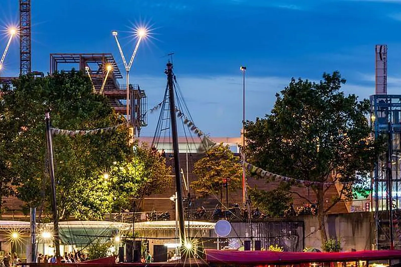 Lieux événementiels, LA DAME DE CANTON