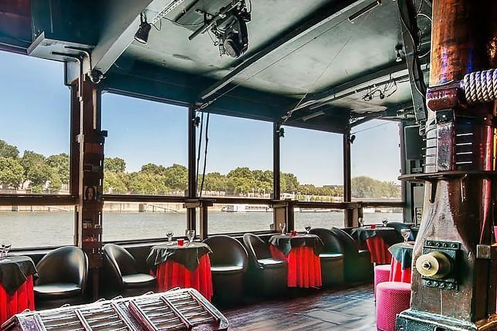 Lieux événementiels, LA DAME DE CANTON