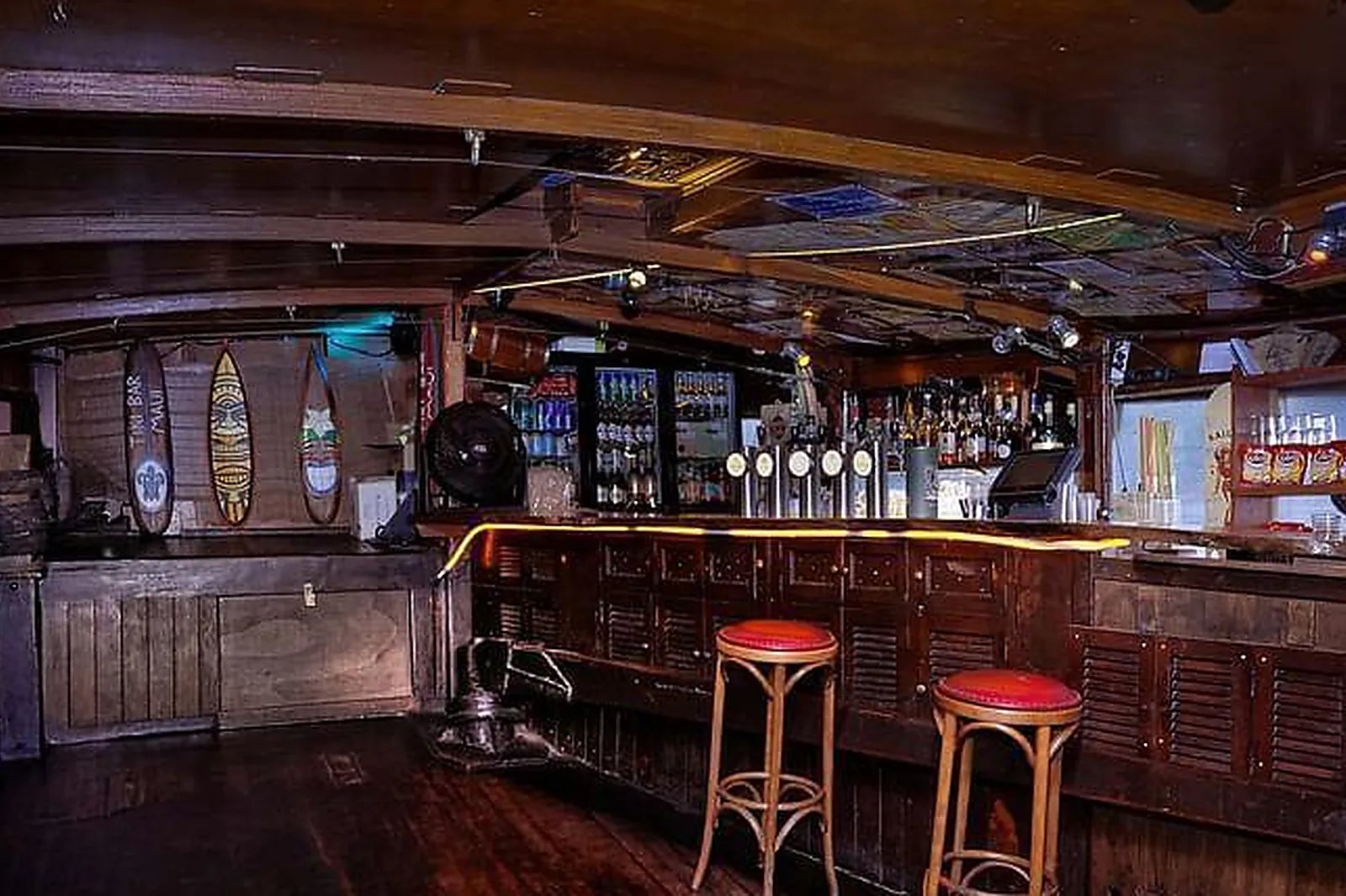 Lieux événementiels, LA DAME DE CANTON