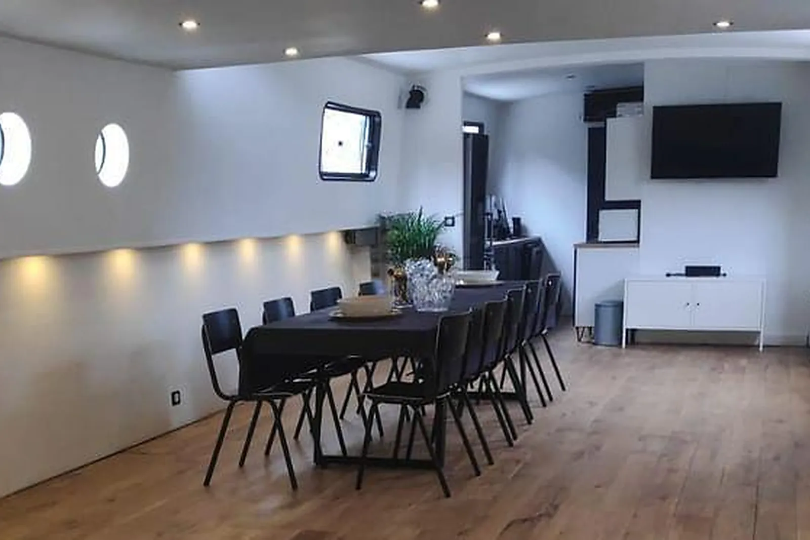 Lieux événementiels, LA DESIGNER