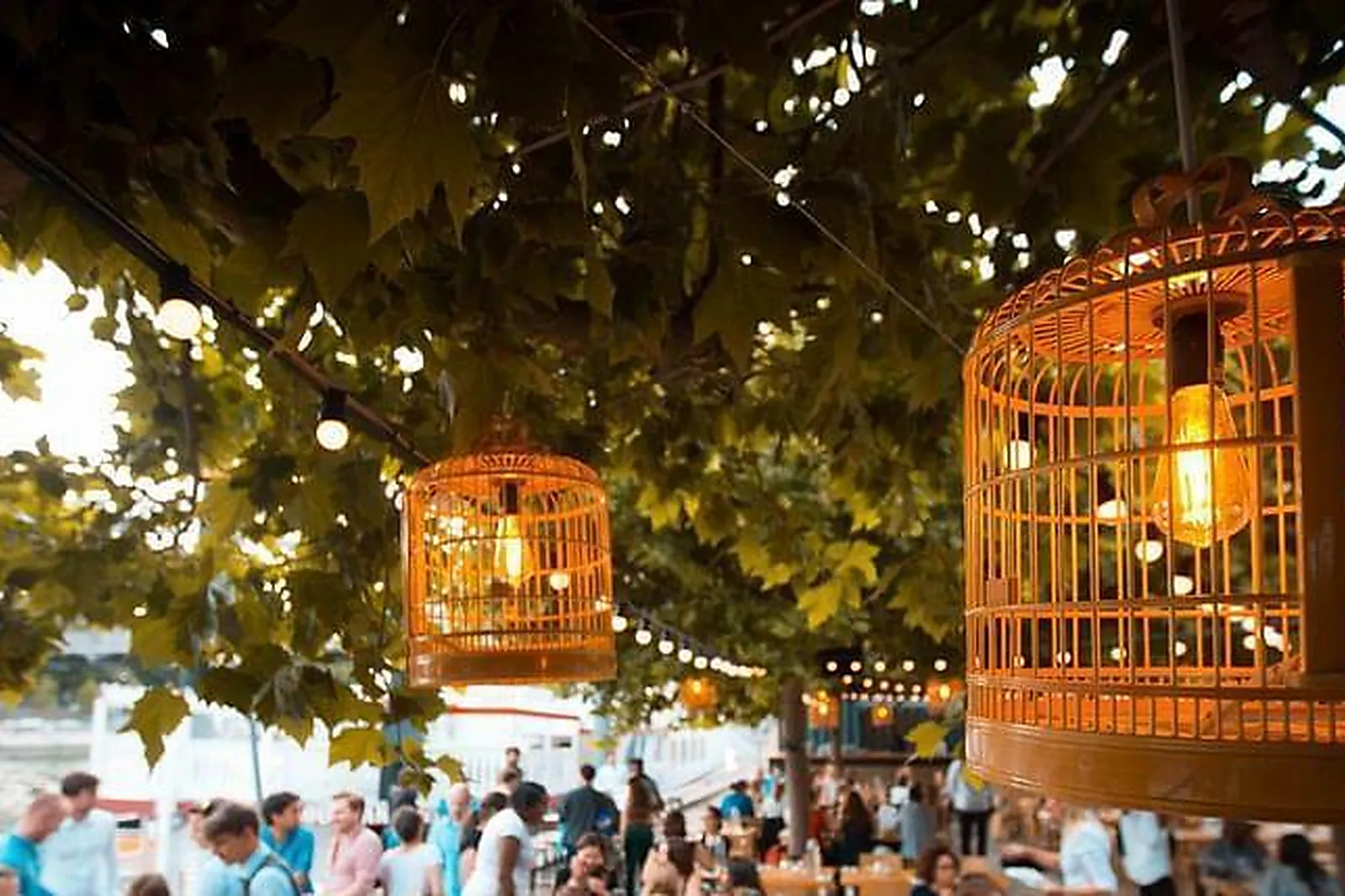 Lieux événementiels, LA DÉMESURE SUR SEINE