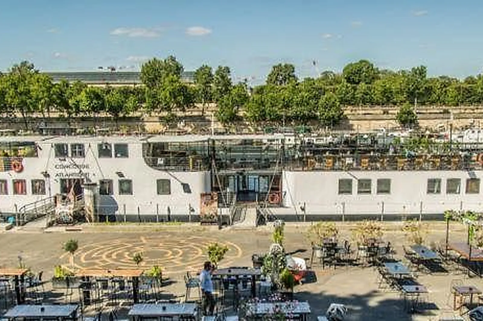 Lieux événementiels, LA DÉMESURE SUR SEINE OUEST