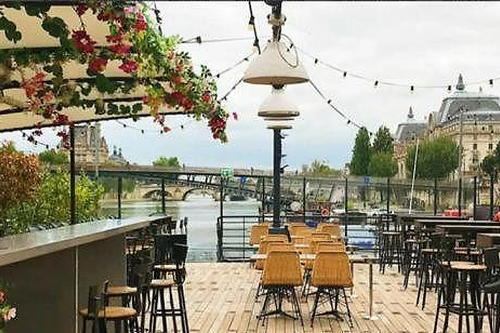 Lieux événementiels, LA DÉMESURE SUR SEINE OUEST