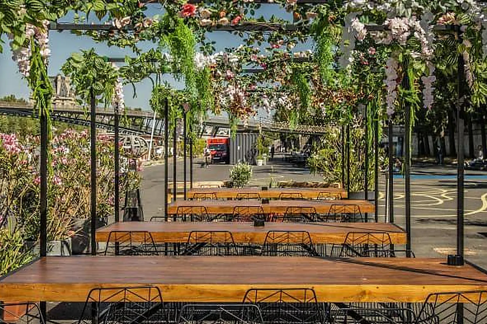 Lieux événementiels, LA DÉMESURE SUR SEINE OUEST