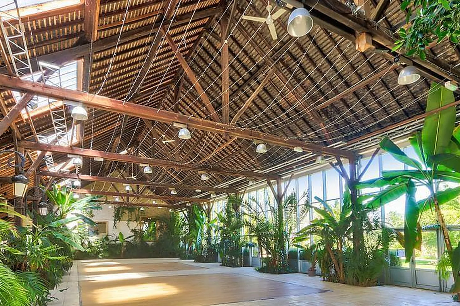 Lieux événementiels, LA FORÊT DES ARTS