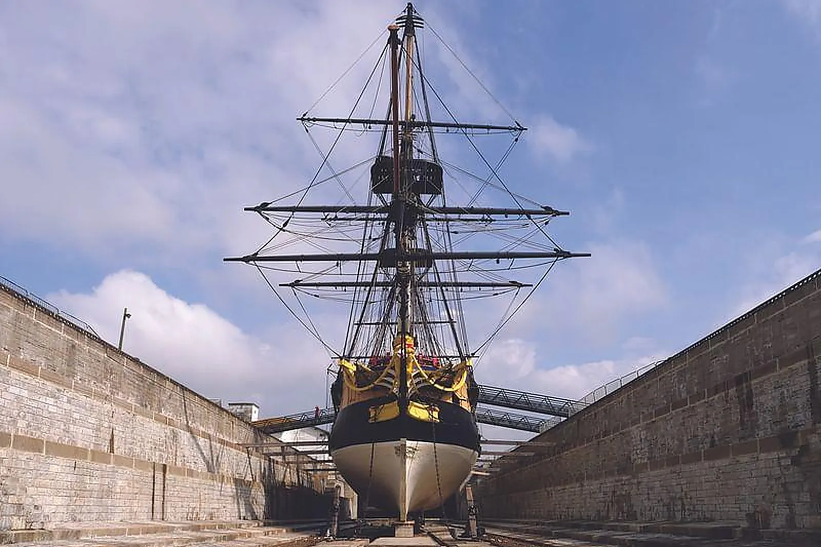 Lieux événementiels, LA FRÉGATE L'HERMIONE