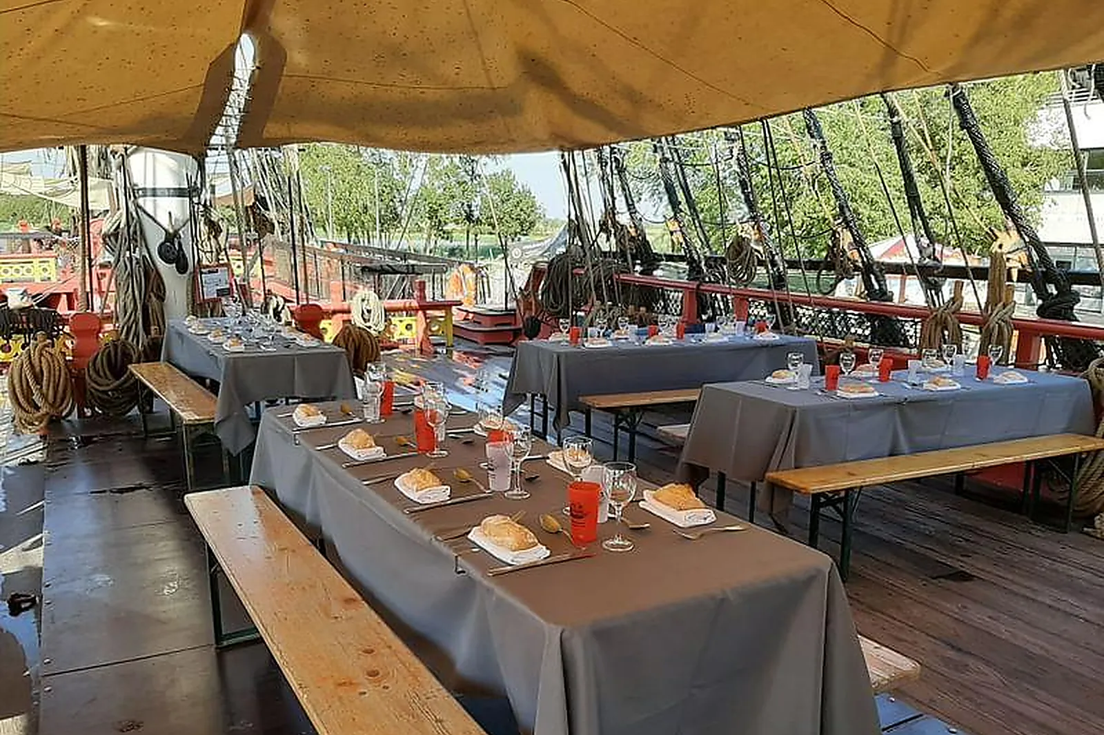 Lieux événementiels, LA FRÉGATE L'HERMIONE