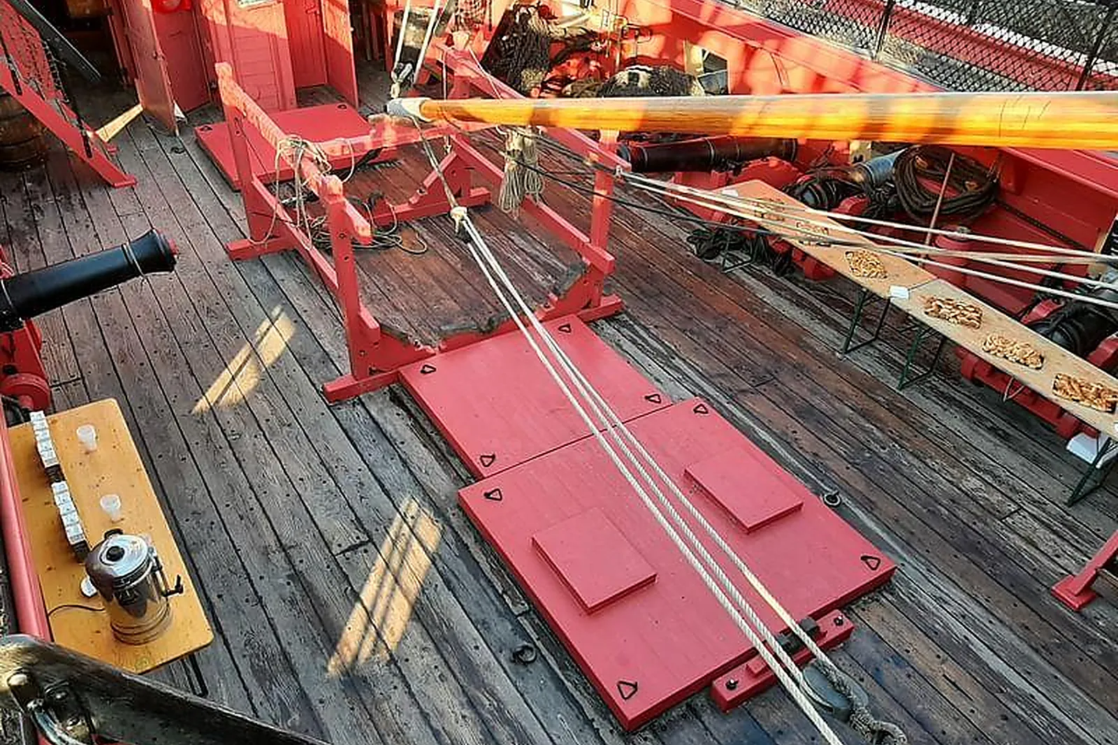 Lieux événementiels, LA FRÉGATE L'HERMIONE