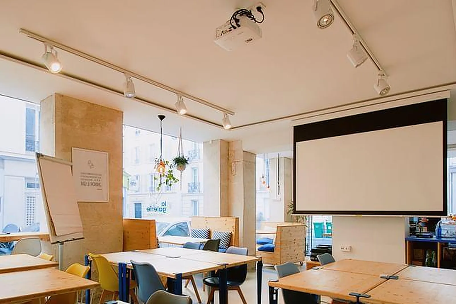 Lieux événementiels, MEDIASCHOOL ECS