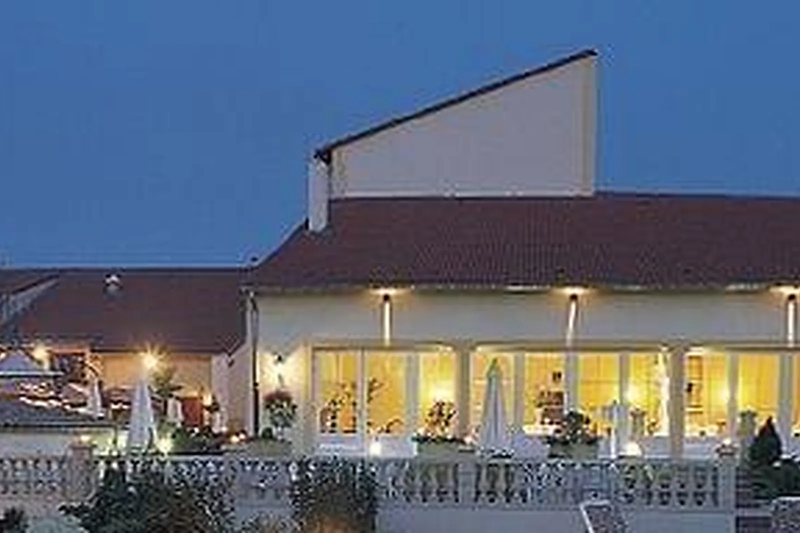 Lieux événementiels, LA GRANGE DE CONDÉ****