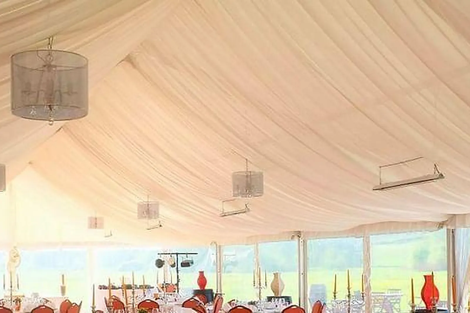 Lieux événementiels, LA GRANGE DE CONDÉ****