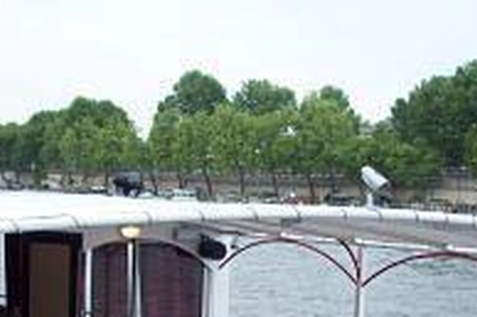 Lieux événementiels, LA GUÊPE BUISSONIÈRE