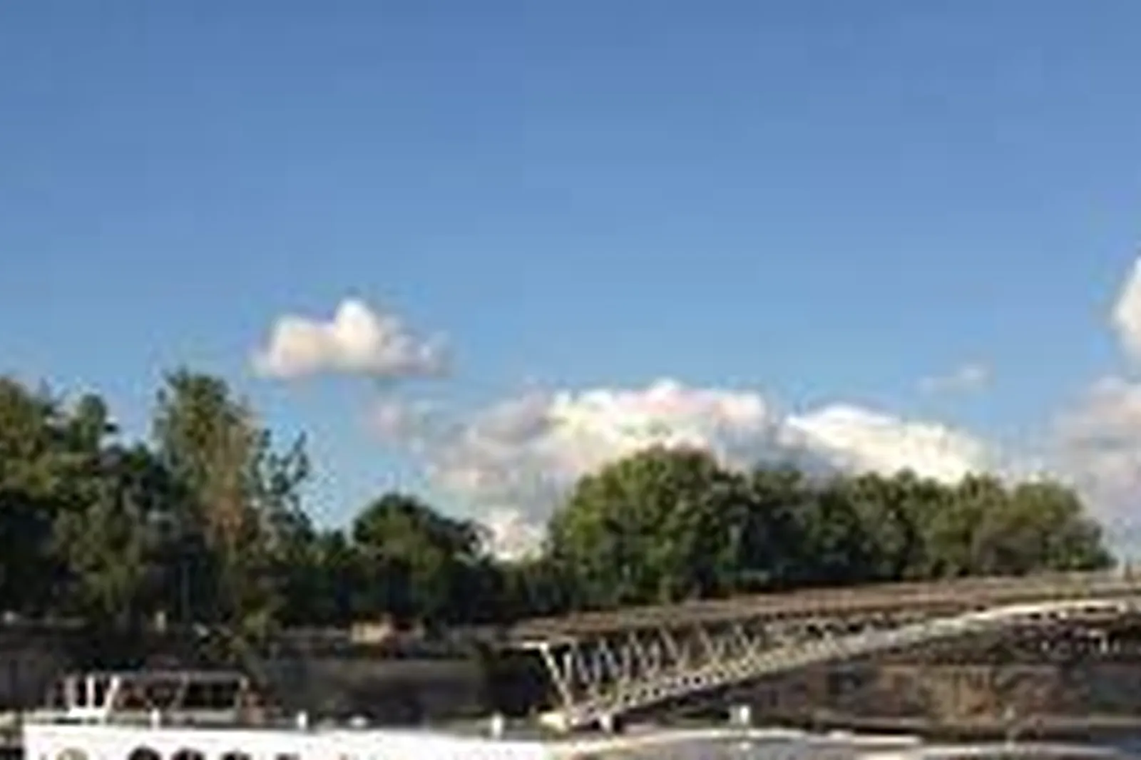 Lieux événementiels, LA GUÊPE BUISSONIÈRE