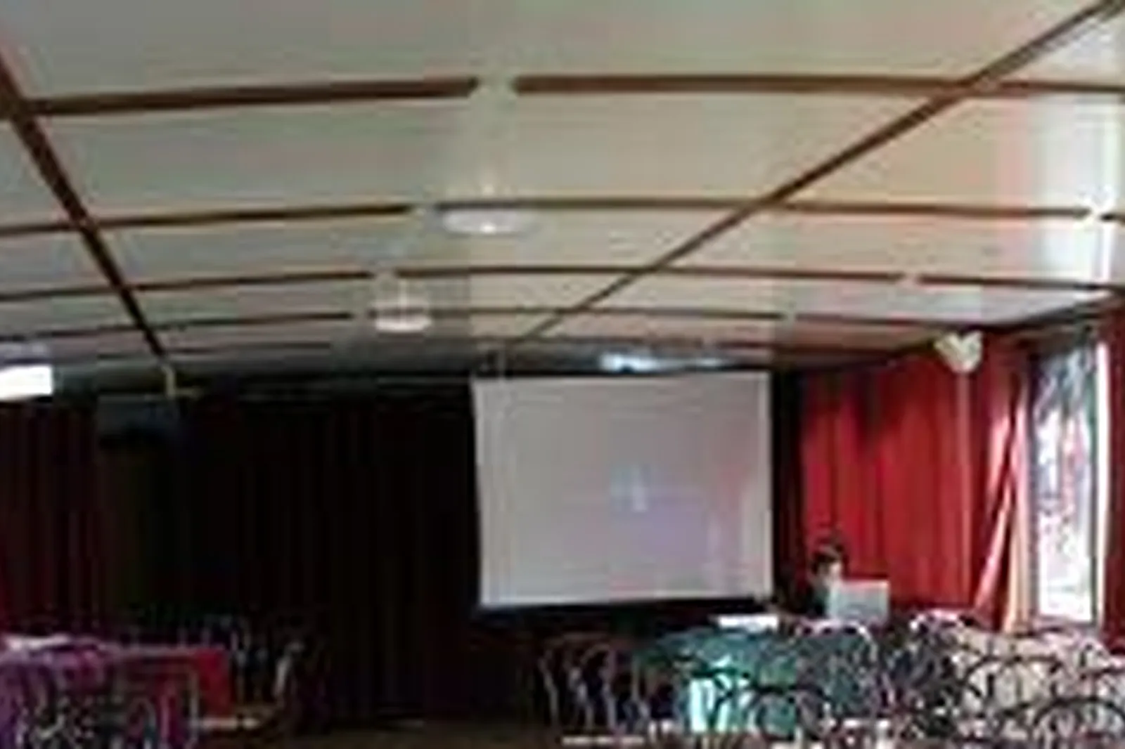 Lieux événementiels, LA GUÊPE BUISSONIÈRE