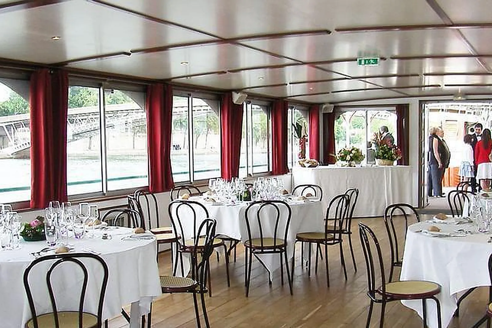 Lieux événementiels, LA GUÊPE BUISSONIÈRE