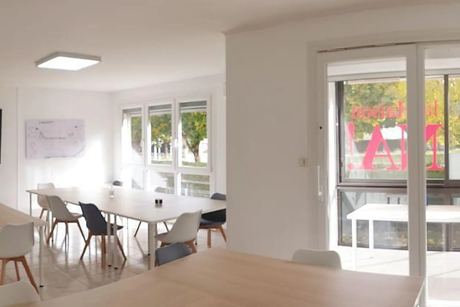 Lieux événementiels, LA MAISON NA ! ET LA NA-NNEXE