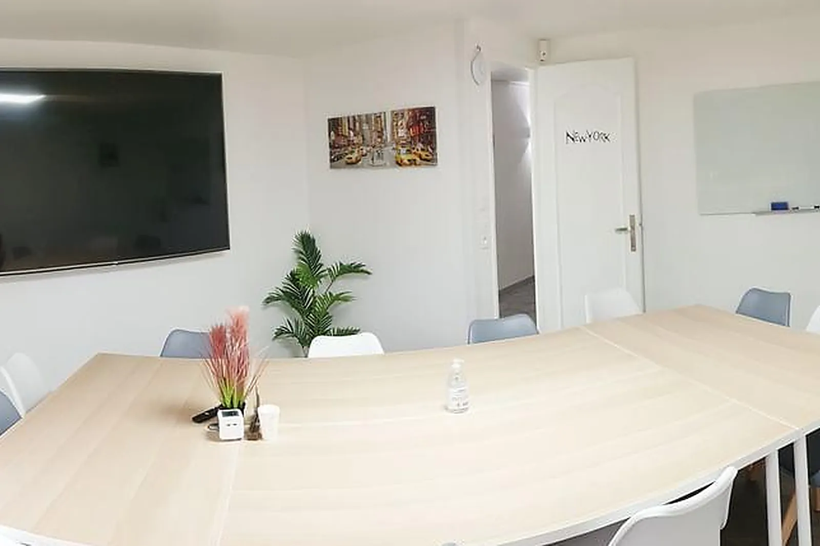 Lieux événementiels, LA MAISON NA ! ET LA NA-NNEXE