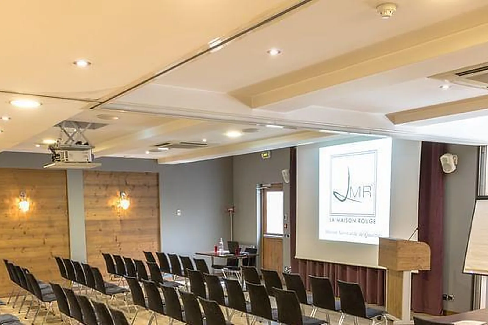 Lieux événementiels, LA MAISON ROUGE ***