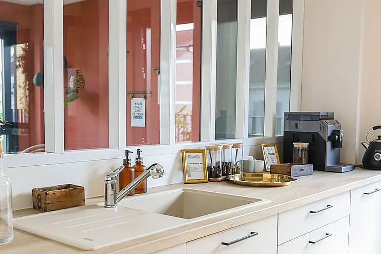 Lieux événementiels, LA PARENTHÈSE - L'INTERMÈDE PROFESSIONNEL